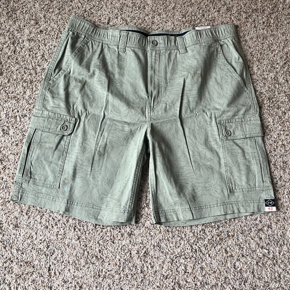 NEW!  Men’s St. John's Bay Cargo Shorts